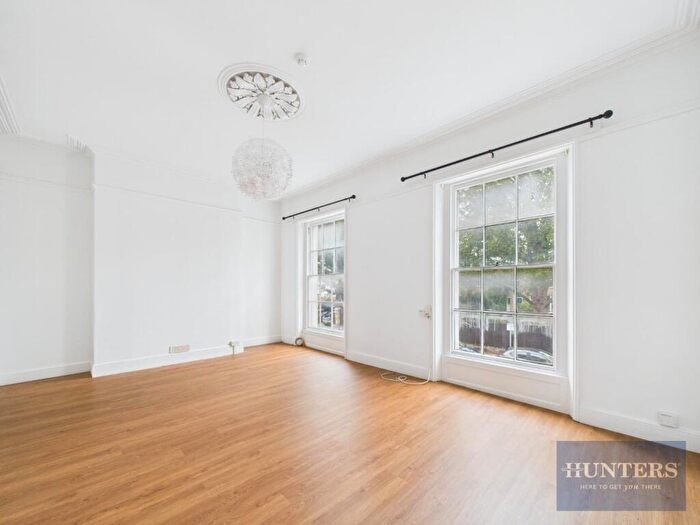 Studio To Rent In London Road, Cheltenham, GL52