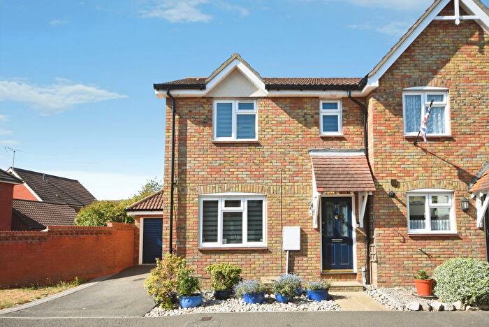 3 Bedroom Semi-Detached House For Sale In Spindle Beams, Rochford, Essex, SS4