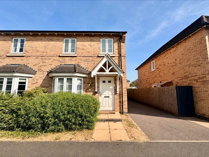 3 Bedroom Semi Detached House To Rent In Richardson Way, Derby, DE22