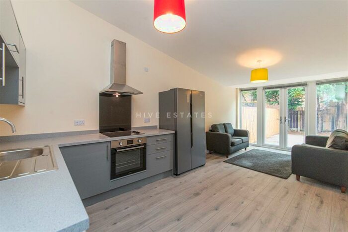 4 Bedroom Terraced House To Rent In Copland Terrace, Shieldfield, Newcastle Upon Tyne, NE2