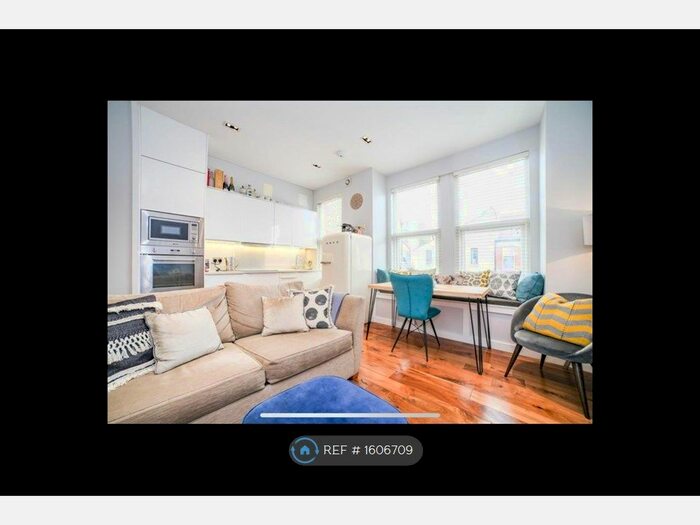 2 Bedroom Flat To Rent In Rostella Road, Wandsworth, London, SW17