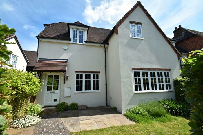 3 Bedroom End Of Terrace House To Rent In Watermeadow, Chesham, HP5
