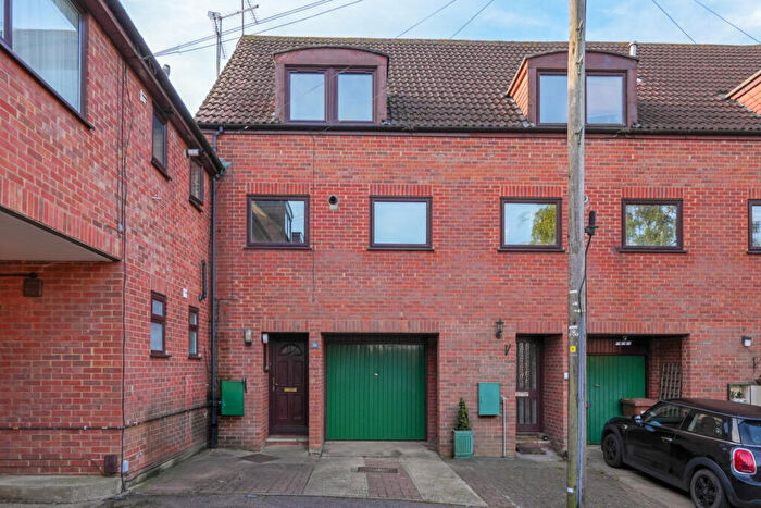 4 Bedroom Terraced House For Sale In Kingfisher Way, Bishop's Stortford, Hertfordshire, CM23