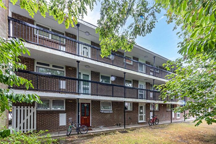 2 Bedroom Apartment To Rent In Hill View Road, Woking, Surrey, GU22