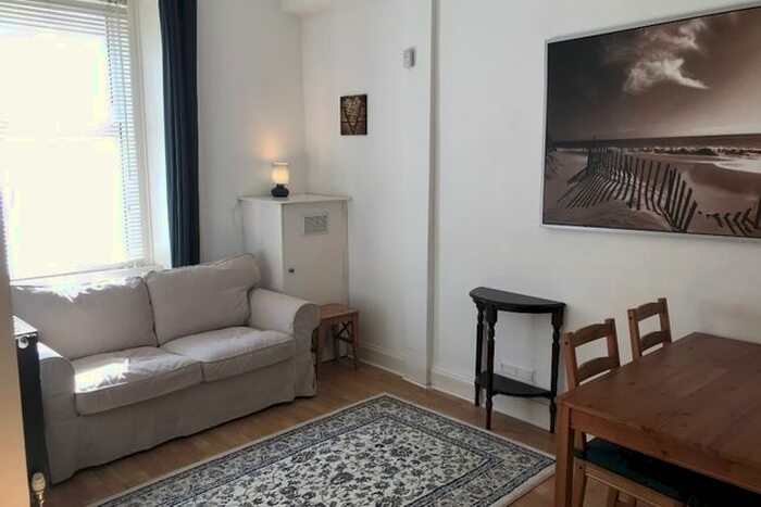 1 Bedroom Flat To Rent In Wardlaw Street, Gorgie, Edinburgh, EH11