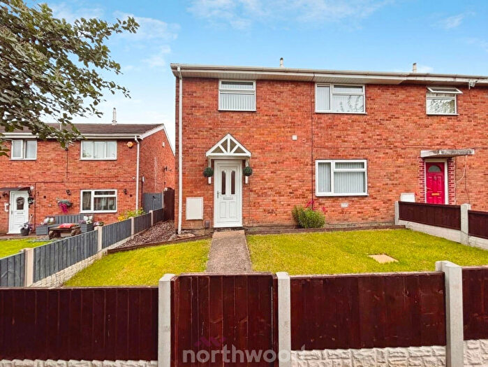 3 Bedroom Semi-Detached House To Rent In Staithes Walk, Denaby Main, Doncaster, Doncaster, DN12