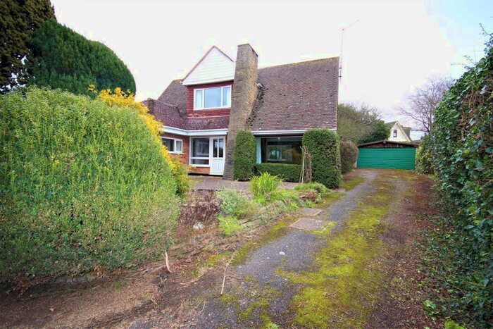 3 Bedroom Property To Rent In Tye Common Road, Billericay CM12