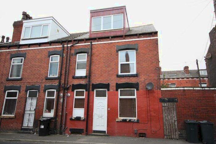 2 Bedroom Property To Rent In Aberdeen Road, Armley, LS12