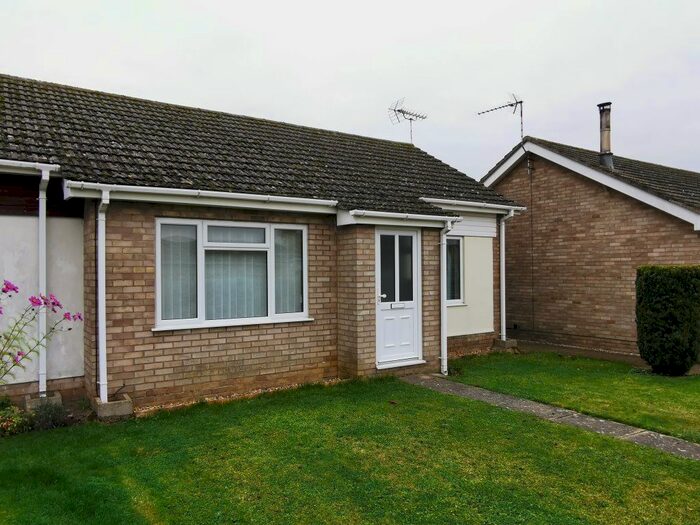 2 Bedroom Bungalow To Rent In Brittons Crescent, Barrow IP29