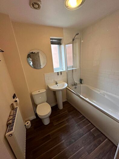 4 Bedroom Town House To Rent In Cinnamon Close, Northenden, M22
