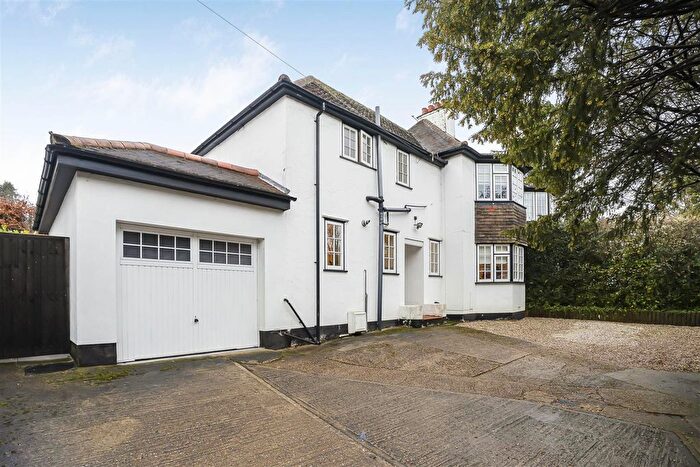 3 Bedroom Semi-Detached House For Sale In Watling Street, Radlett, WD7