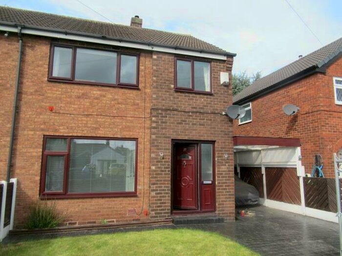 3 Bedroom Semi-Detached House To Rent In Lowther Drive, Swillington, Leeds, LS26