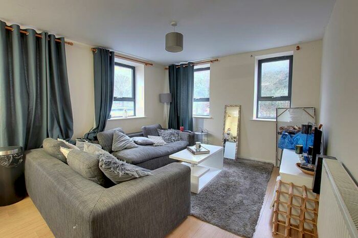 1 Bedroom Flat To Rent In Lower Bristol Road, Bath, BA2