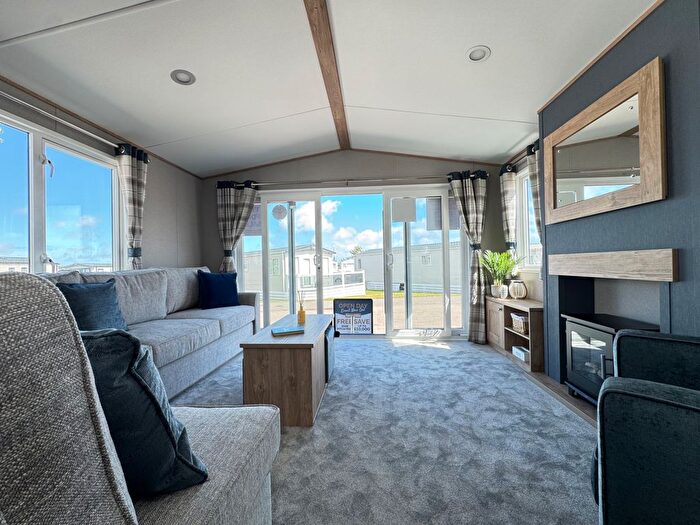 2 Bedroom Mobile/park Home For Sale In Pevensey Bay Holiday Park, Eastbourne Rd Pevensey, BN24