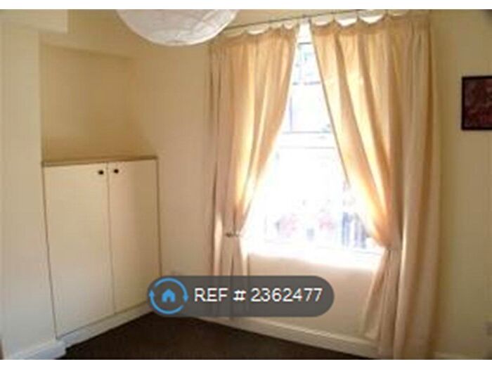 2 Bedroom Flat To Rent In Albemarle Crescent, Scarborough, YO11