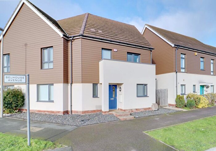 3 Bedroom Semi-Detached House For Sale In Belhouse Avenue, Aveley, South Ockendon, RM15