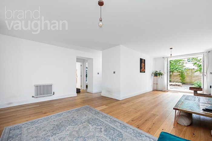 2 Bedroom Flat To Rent In Buckingham Road, Brighton, Brighton And Hove, BN1