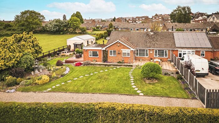 3 Bedroom Equestrian Property For Sale In Newton Road, Tibshelf, DE55