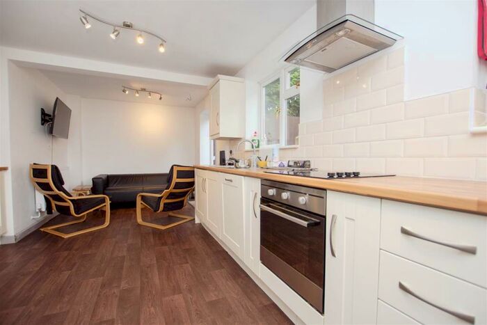 6 Bedroom House To Rent In Heeley Road, Birmingham, B29