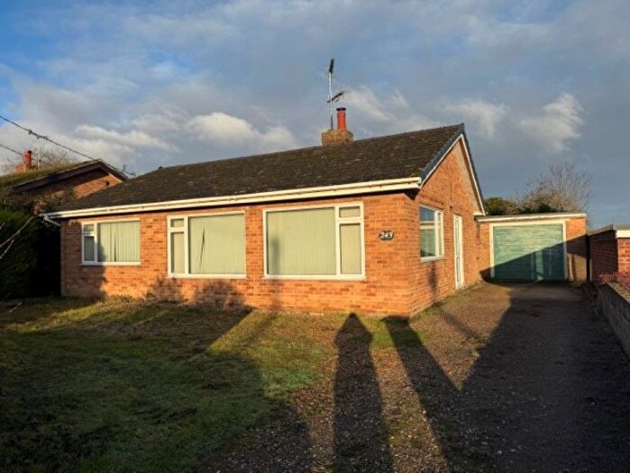 3 Bedroom Detached Bungalow For Sale In Norwich Road, Fakenham, Norfolk, NR21