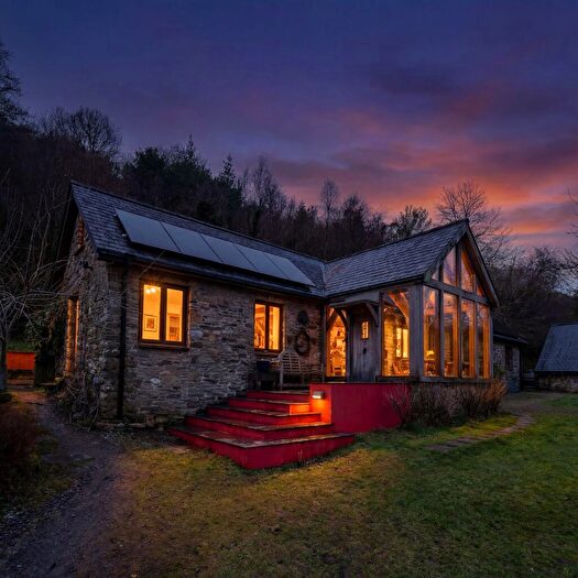 5 Bedroom Barn Conversion For Sale In Llandysul, SA44