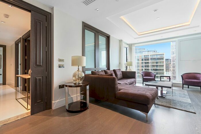 3 Bedroom Flat To Rent In Radnor Terrace, Lord Kensington House, Kensington, London, W14