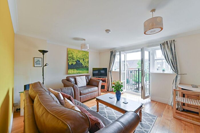 2 Bedroom Flat To Rent In Belvedere Place, Brixton, London, SW2