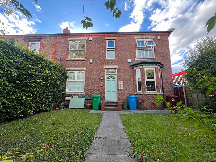 2 Bedroom Flat For Sale In Palatine Road, Northenden, M22