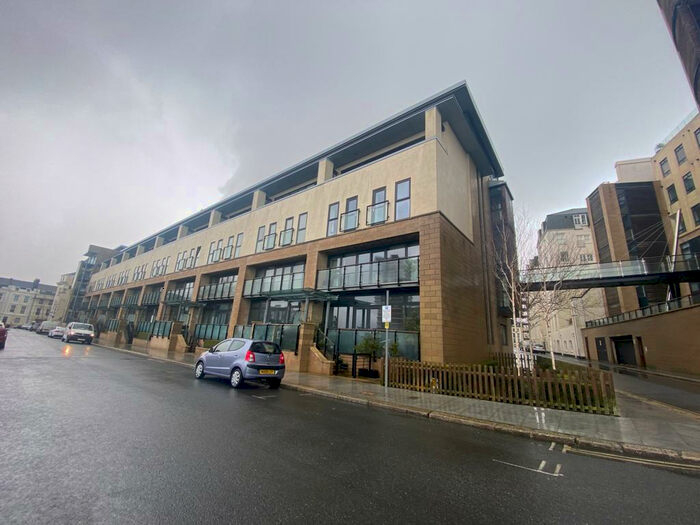 2 Bedroom Apartment To Rent In Azure West, The Hoe, PL1