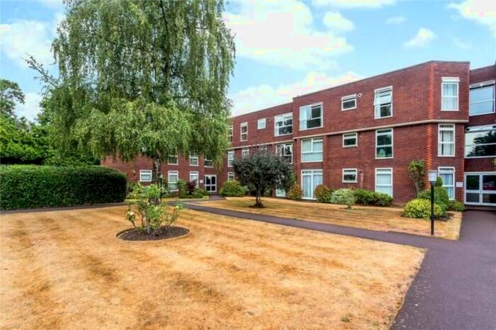 2 Bedroom Flat To Rent In Ellesmere Road, Weybridge, KT13