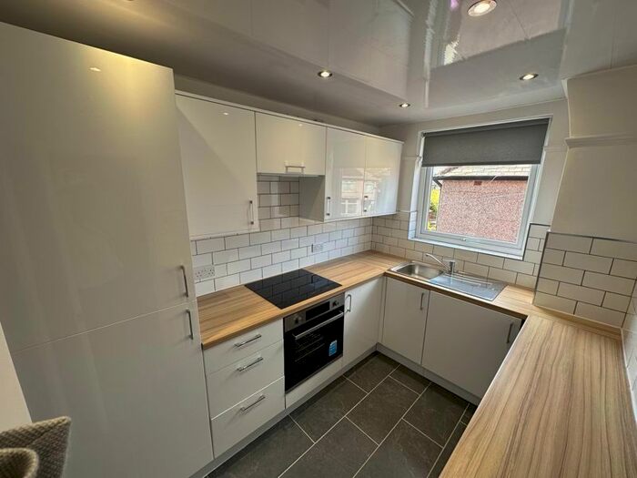 2 Bedroom Flat To Rent In Allerton Road, Mossley Hill, Liverpool, L18