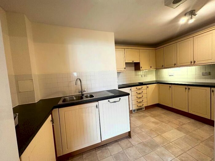 2 Bedroom Property To Rent In High Street, Orpington, Kent, BR6