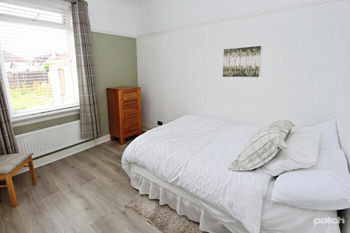 2 Bedroom Bungalow For Sale In Glasgow Road, Paisley, PA1
