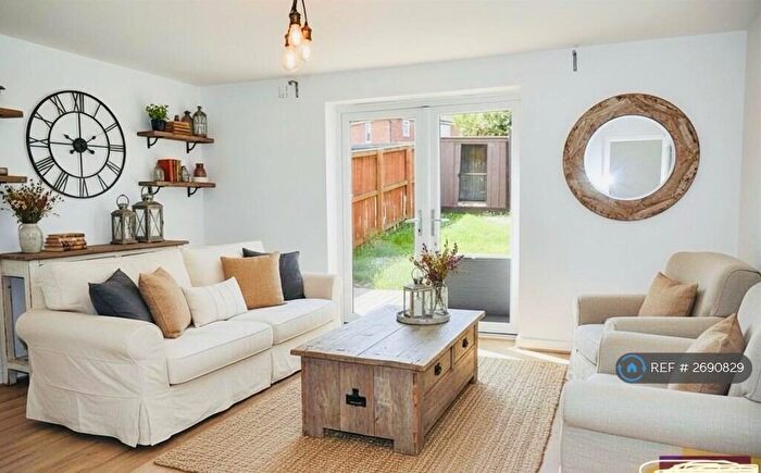 3 Bedroom Semi Detached House To Rent In Kirkstall Ave, Barnsley, S71