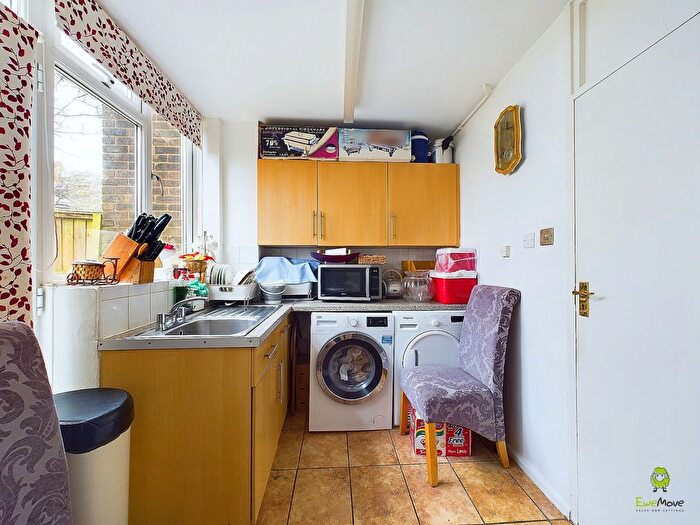 3 Bedroom Terraced House For Sale In Felspar Close, London, SE18