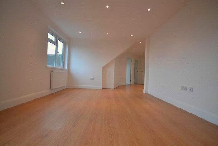 2 Bedroom Flat To Rent In Preston Road, Harrow, Middlesex, HA3