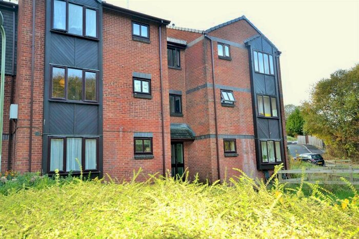 1 Bedroom Flat To Rent In Kinnerton Court, Exwick, Exeter, EX4