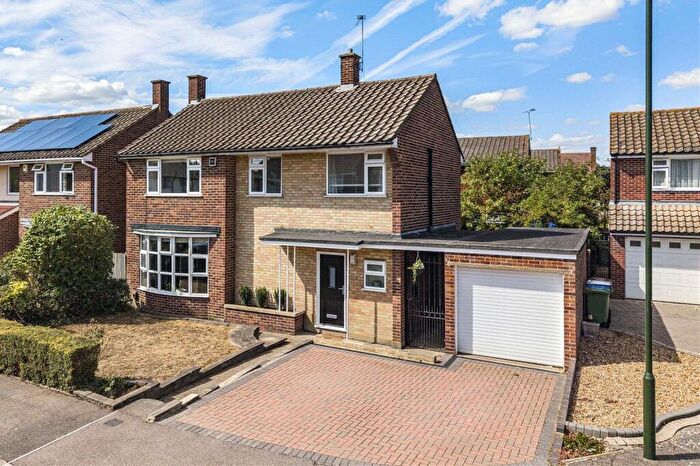 4 Bedroom Detached House For Sale In Mornington Court, Bexley, DA5