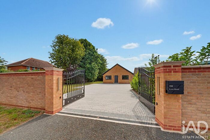 3 Bedroom Bungalow For Sale In Lynn Road, Central Ely, Cambridgeshire, CB6