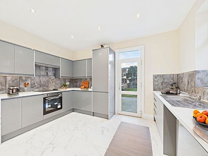 5 Bedroom Terraced House For Sale In St. Georges Road, Hull, HU3