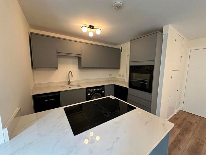 Studio To Rent In Butler Close, Woodstock Road, Oxford, OX2