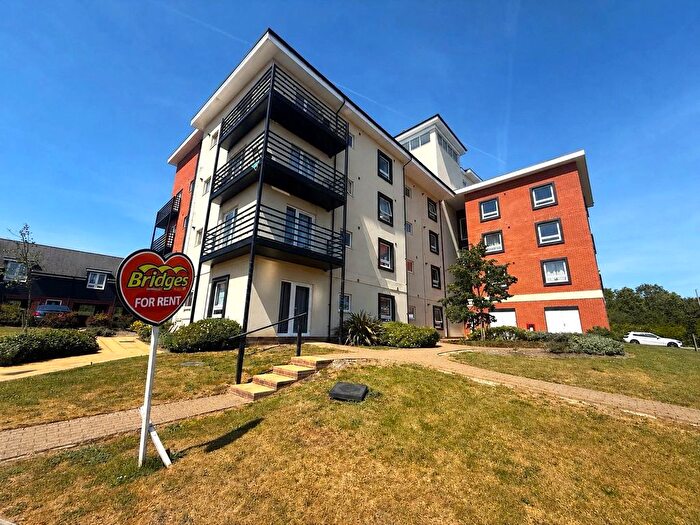 2 Bedroom Flat To Rent In Webster Close, Bracknell, Berkshire, RG12