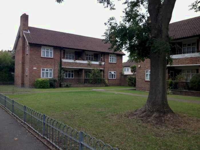 1 Bedroom Maisonette To Rent In Ravensbury Grove, Mitcham, United Kingdom CR4