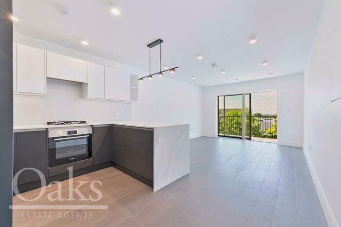 2 Bedroom Flat To Rent In Denia Court, Bensham Grove, CR7