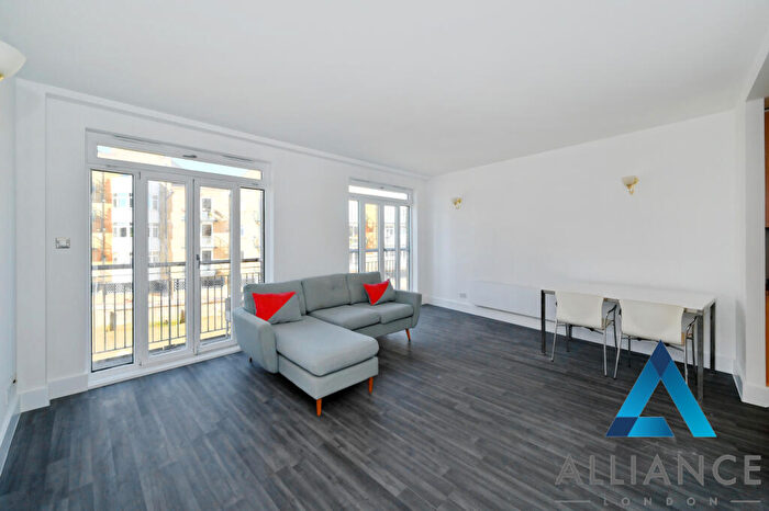 3 Bedroom Flat To Rent In Dundee Wharf, Three Colt Street, E14