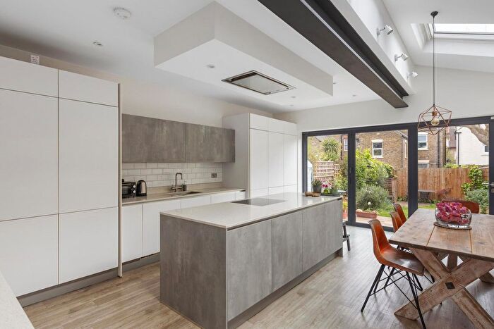 5 Bedroom Detached House For Sale In Arlington Road, London, W13