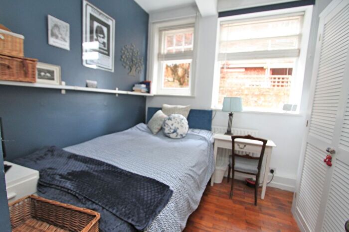 2 Bedroom Flat For Sale In Denton Road, Eastbourne, BN20