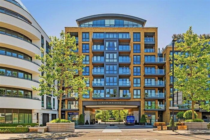 2 Bedroom Flat To Rent In Kew Bridge Road, Brentford, TW8