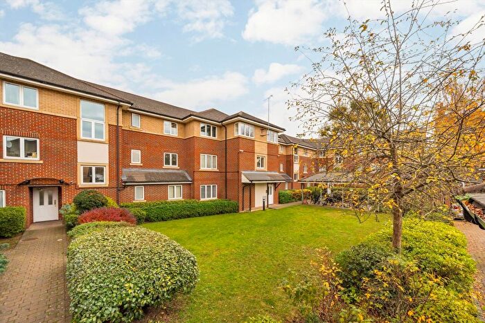 1 Bedroom Flat For Sale In Grasgarth Close, Acton, W3