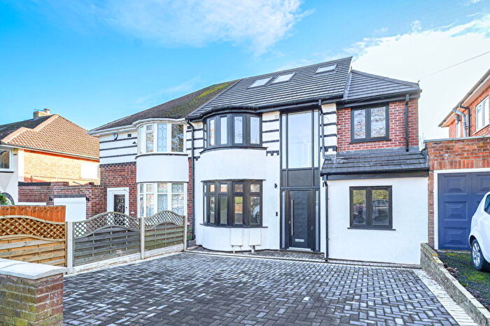 5 Bedroom Semi Detached House For Sale In Colebourne Road, Kings Heath, B13